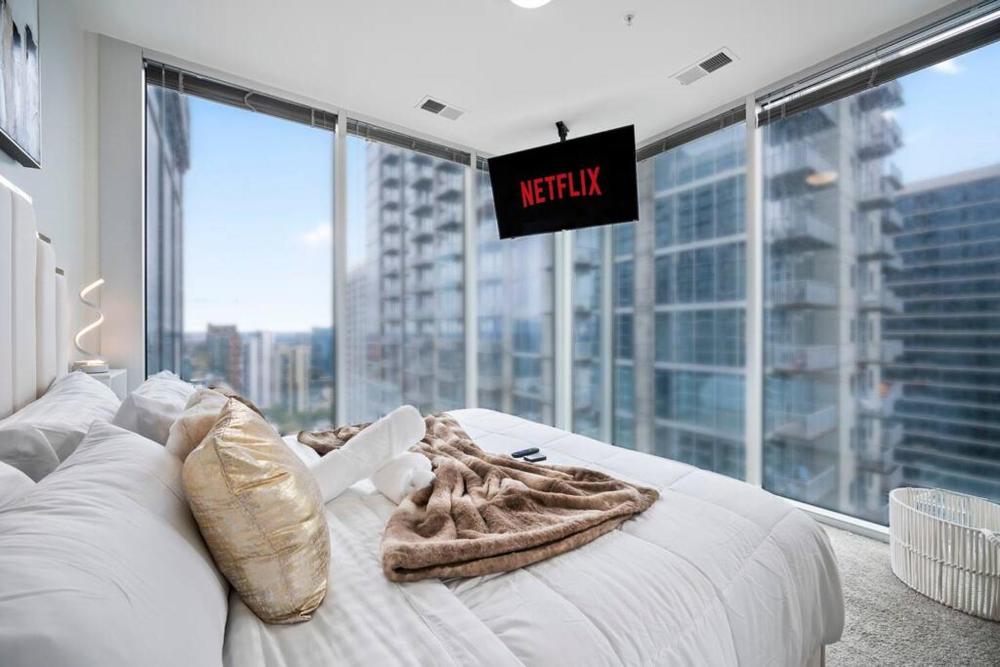 NEW! Luxury Champagne Towers Kingbed FreeParking
